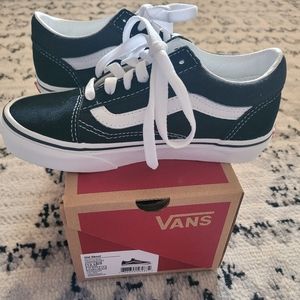 New in box Boys Vans